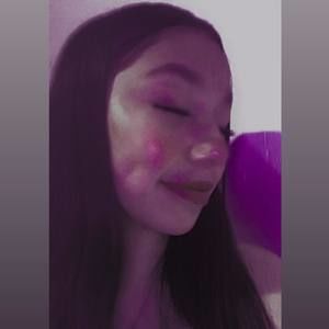 Meet your Posher, Yasmín